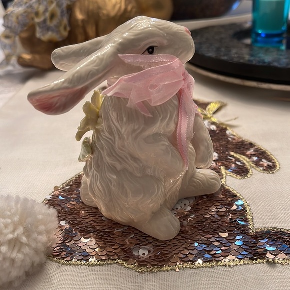 Hippity hoppity sunflower Bunny perfect condition. Decorate your Spring table - Picture 3 of 6